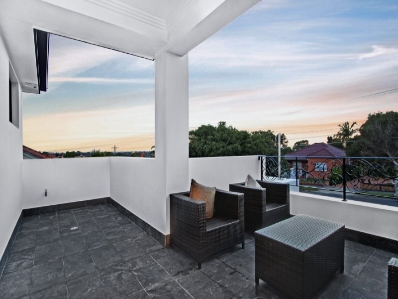 17 Collingwood Avenue, Earlwood NSW 2206