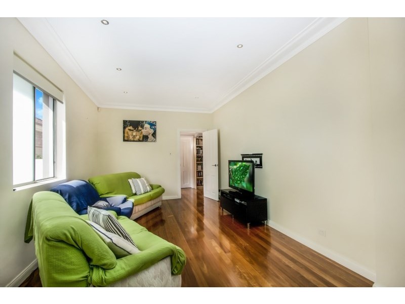 3 Narani Crescent, Earlwood NSW 2206