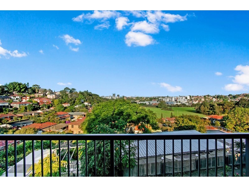 10 Highland Crescent, Earlwood NSW 2206