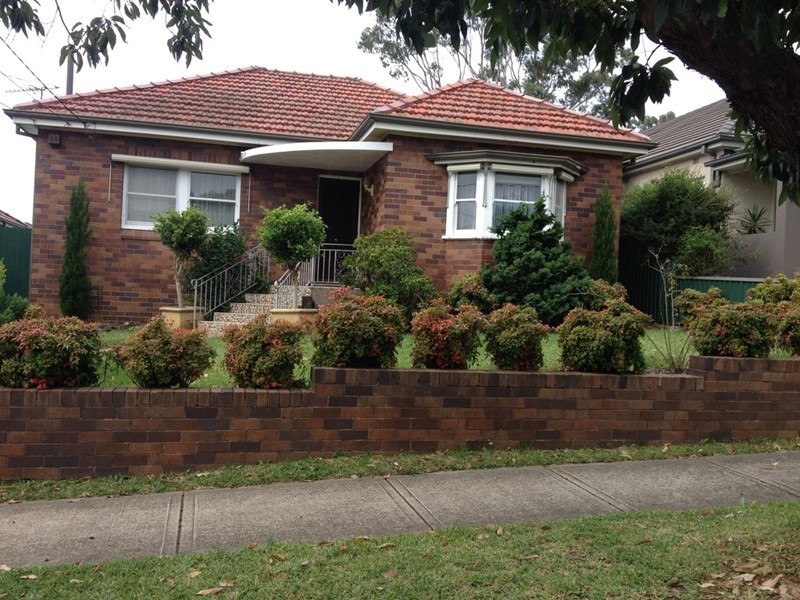 24 Rosemeath Avenue, Kingsgrove NSW 2208