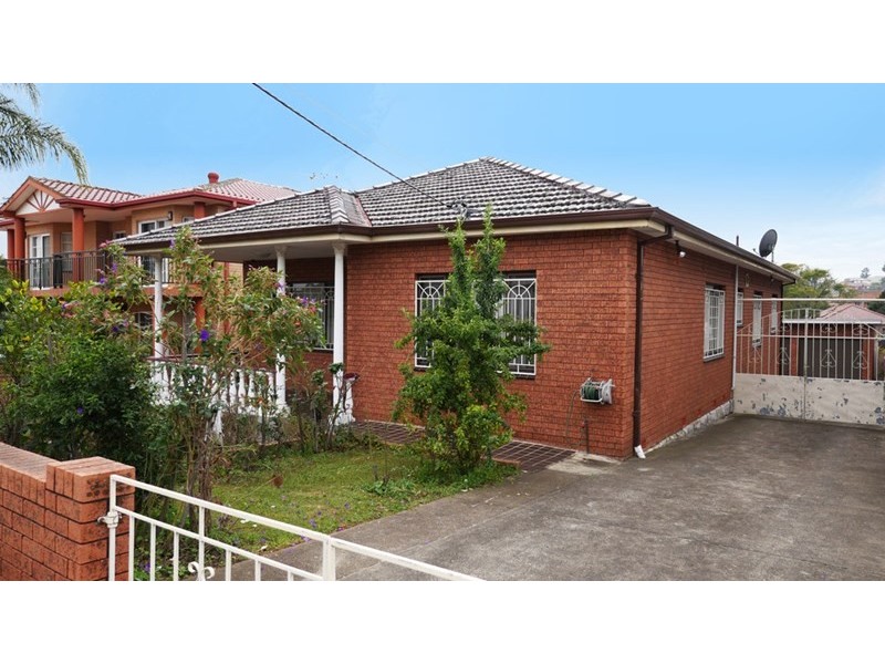 32 Narani Crescent, Earlwood NSW 2206