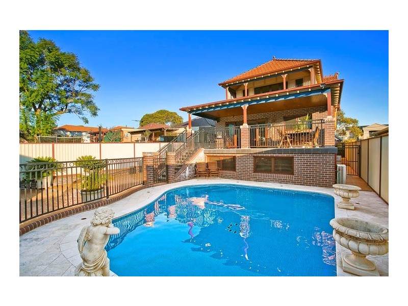 11 Fuller Avenue, Earlwood NSW 2206