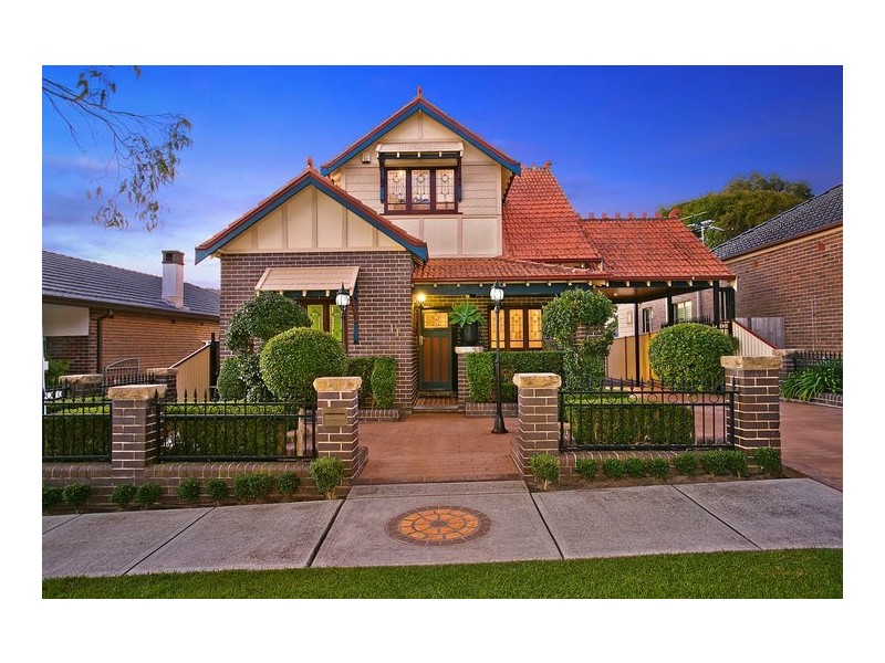 11 Fuller Avenue, Earlwood NSW 2206