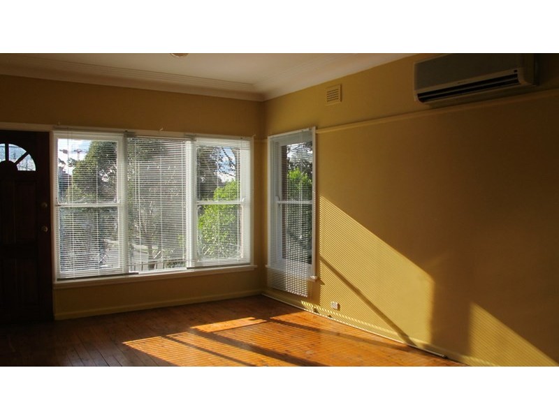 4 Macquarie Road, Earlwood NSW 2206