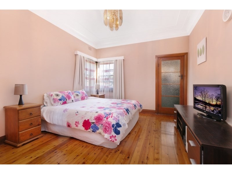 76 Wolli Avenue, Earlwood NSW 2206