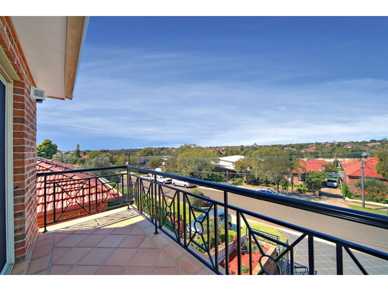 7 Poole Street, Kingsgrove NSW 2208