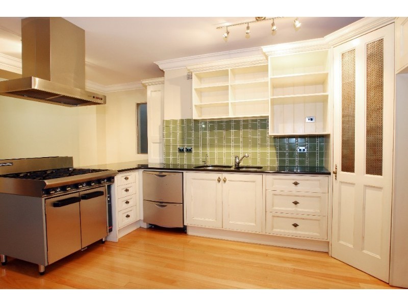 8 Woodland Street, Marrickville NSW 2204