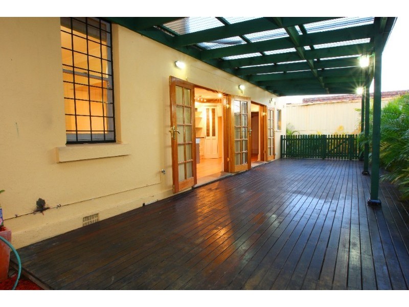 8 Woodland Street, Marrickville NSW 2204