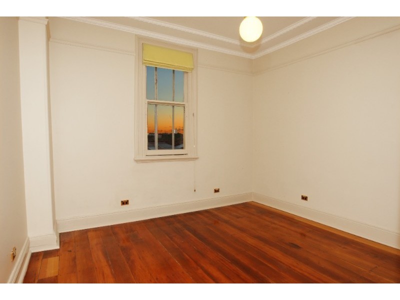 8 Woodland Street, Marrickville NSW 2204