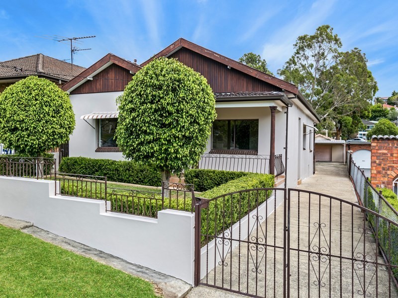 43 Nelson Road, Earlwood NSW 2206