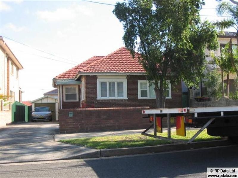 72 Gueudecourt Avenue, Earlwood NSW 2206