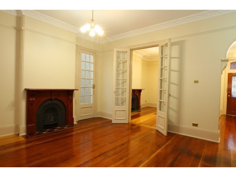 8 Woodland Street, Marrickville NSW 2204