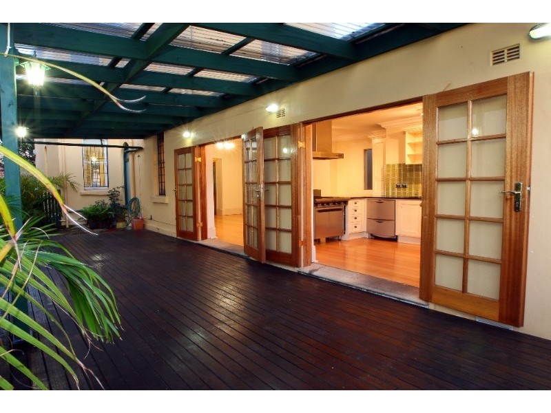 8 Woodland Street, Marrickville NSW 2204