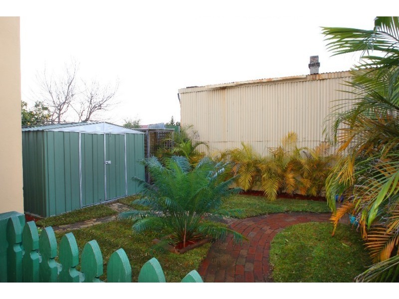 8 Woodland Street, Marrickville NSW 2204