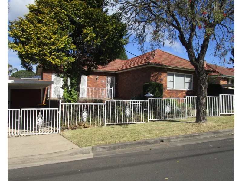 15 Robertson Crescent, Mount Lewis NSW 2190
