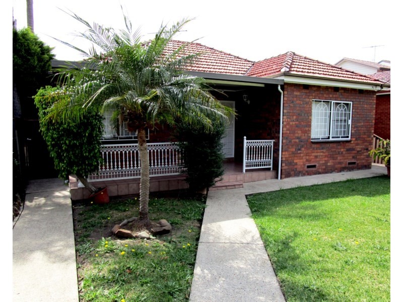 2 Rosemeath Avenue, Kingsgrove NSW 2208