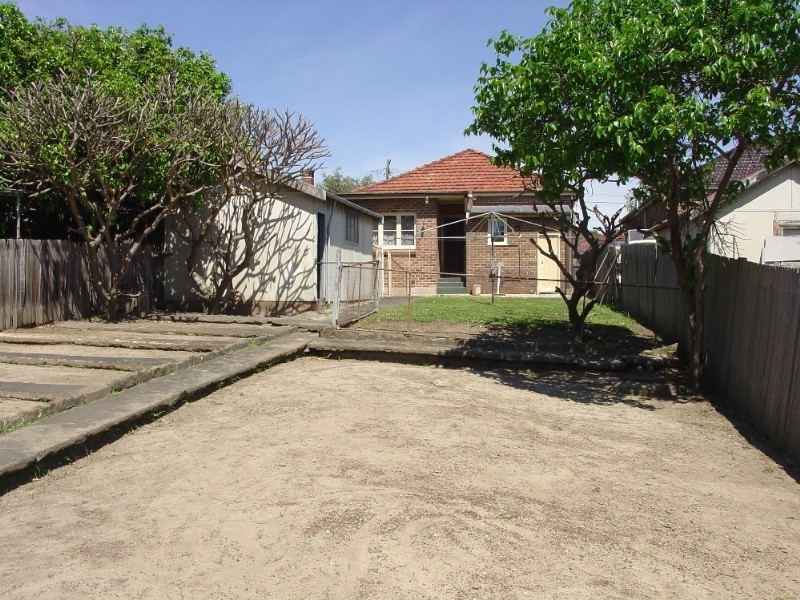 11 Gornall Avenue, Earlwood NSW 2206