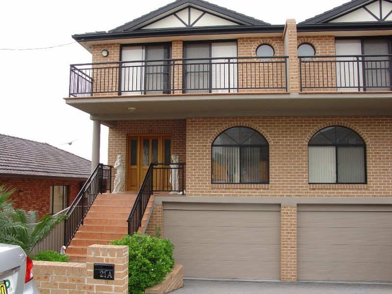 21a Dunkirk Avenue, Kingsgrove NSW 2208