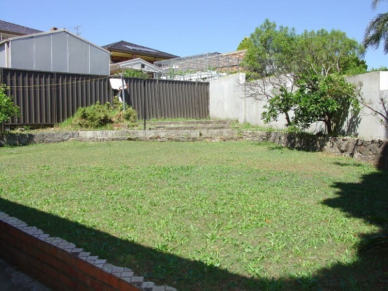 3 Polygon Crescent, Earlwood NSW 2206