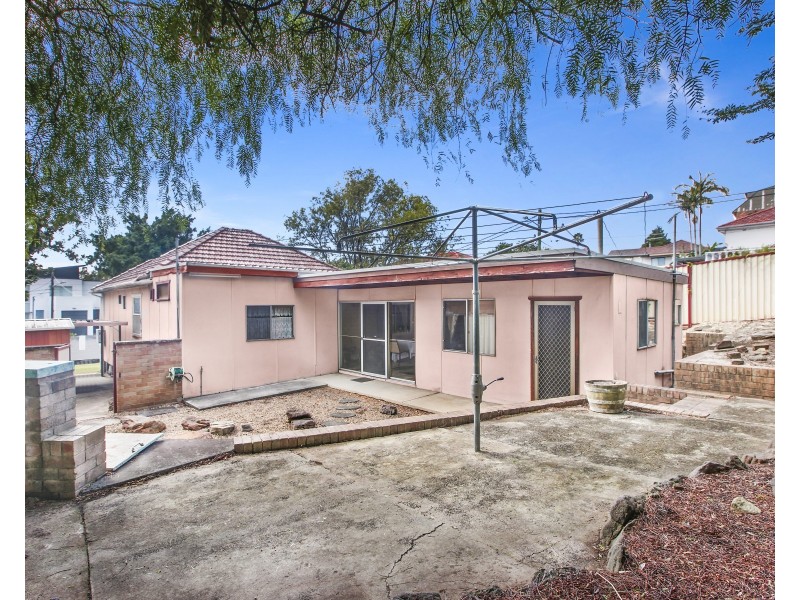 2 Bamboo Avenue, Earlwood NSW 2206