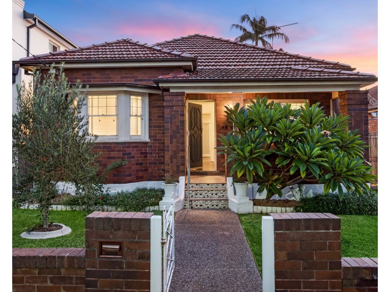 15 Rosemeath Avenue, Kingsgrove NSW 2208