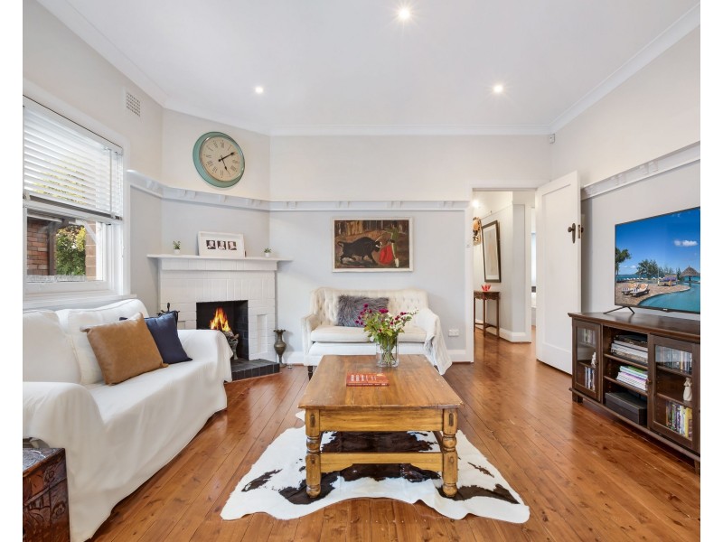 15 Rosemeath Avenue, Kingsgrove NSW 2208