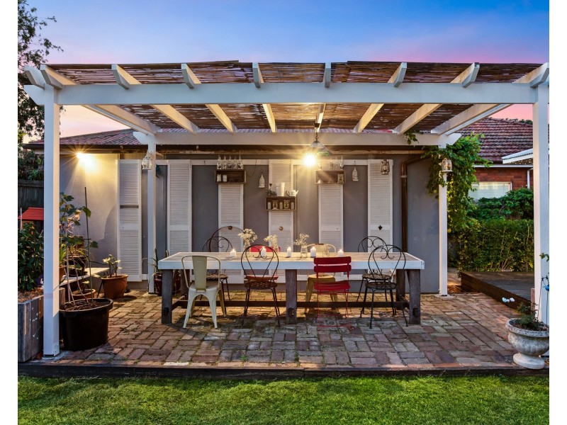 15 Rosemeath Avenue, Kingsgrove NSW 2208