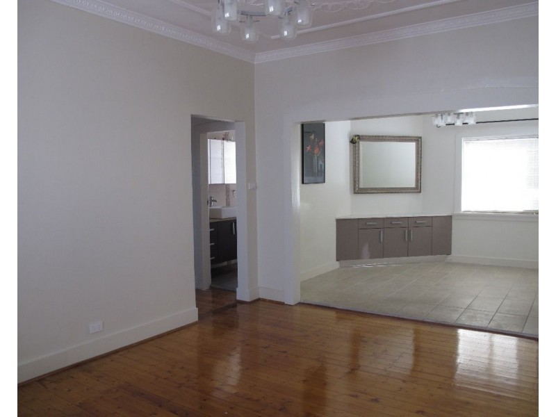 9 Angus Street, Earlwood NSW 2206