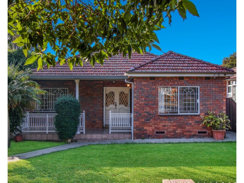 2 Rosemeath Avenue, Kingsgrove NSW 2208