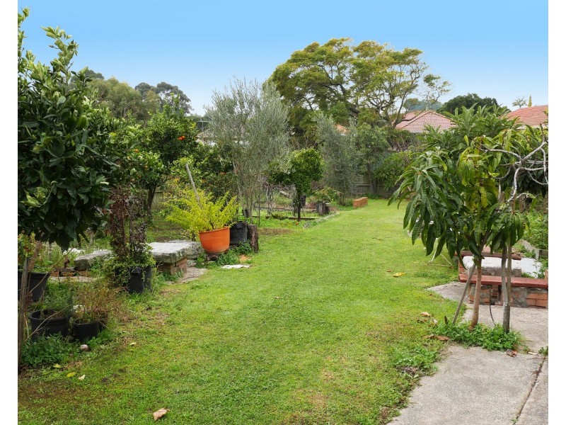 32 Narani Crescent, Earlwood NSW 2206