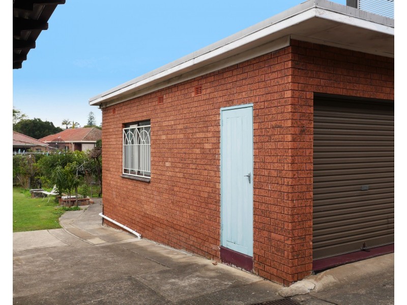 32 Narani Crescent, Earlwood NSW 2206