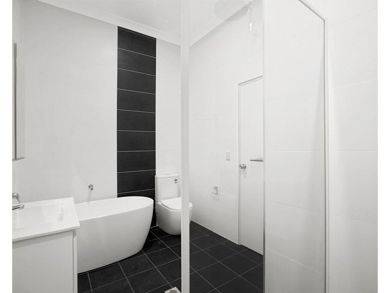 2/100A Northcote Street, Canterbury NSW 2193