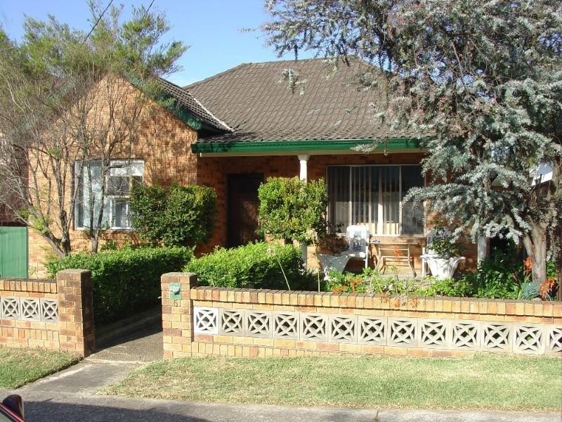 5 Bankside Avenue, Earlwood NSW 2206