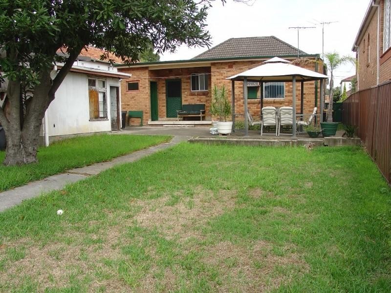 5 Bankside Avenue, Earlwood NSW 2206