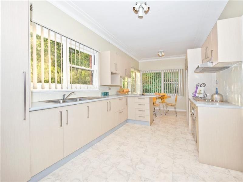 5 Pembrew Crescent, Earlwood NSW 2206