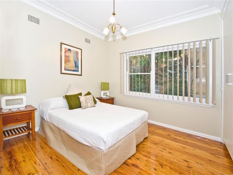 5 Pembrew Crescent, Earlwood NSW 2206