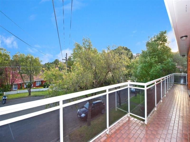 5 Pembrew Crescent, Earlwood NSW 2206