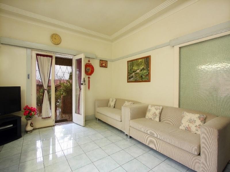 102 Homer Street, Earlwood NSW 2206