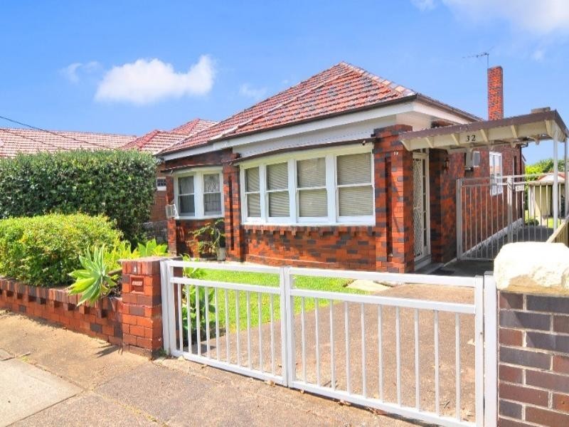 32 Wolli Avenue, Earlwood NSW 2206