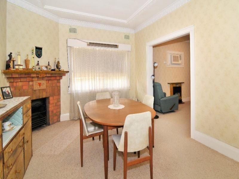 32 Wolli Avenue, Earlwood NSW 2206