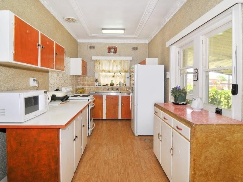 32 Wolli Avenue, Earlwood NSW 2206