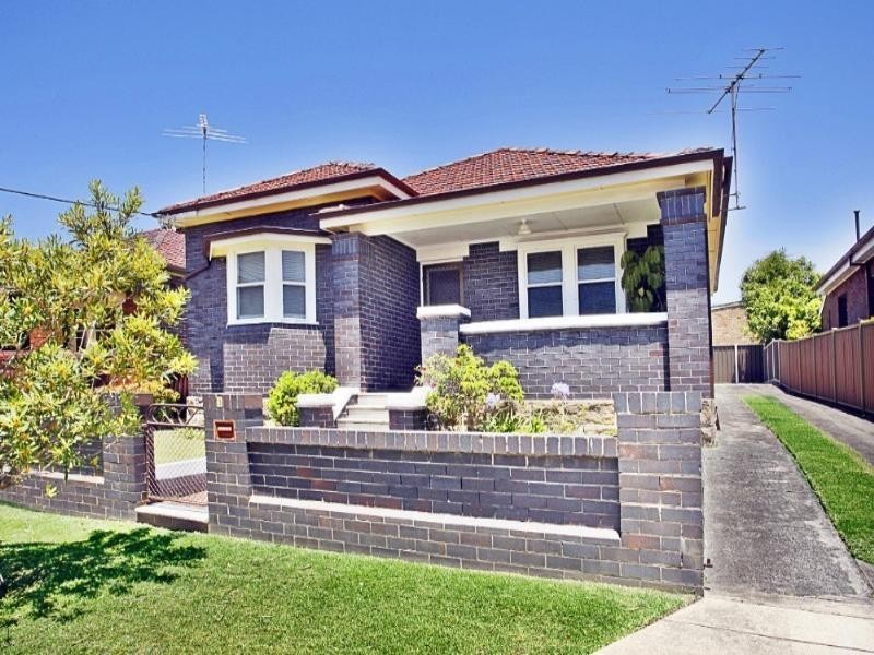 3 Bardwell Crescent, Earlwood NSW 2206
