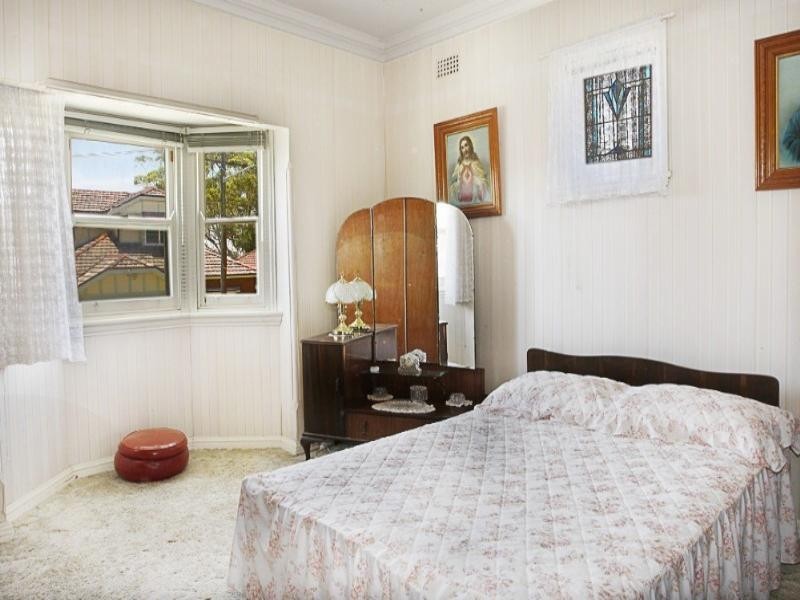 3 Bardwell Crescent, Earlwood NSW 2206