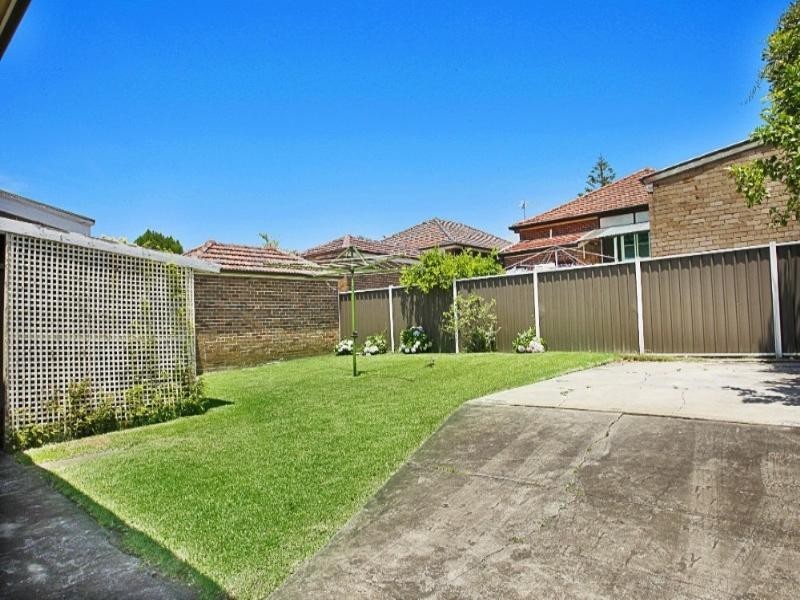 3 Bardwell Crescent, Earlwood NSW 2206