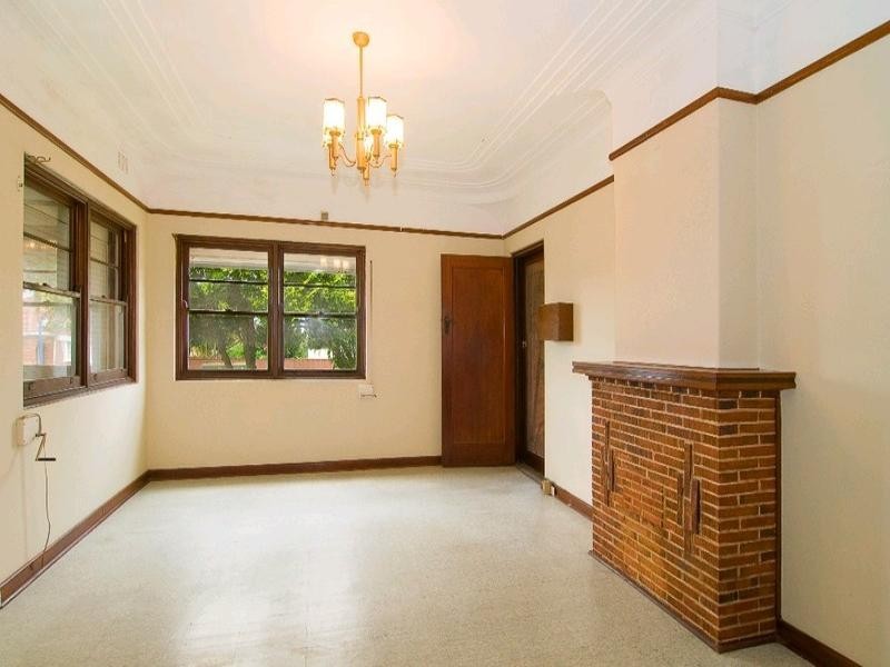 114 Minnamorra Avenue, Earlwood NSW 2206