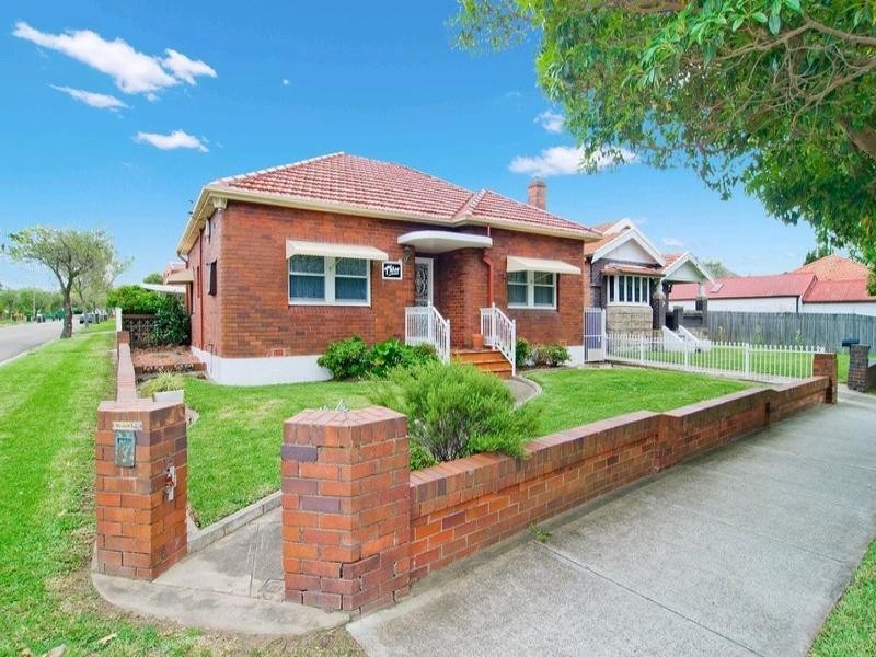 3 Wolli Avenue, Earlwood NSW 2206