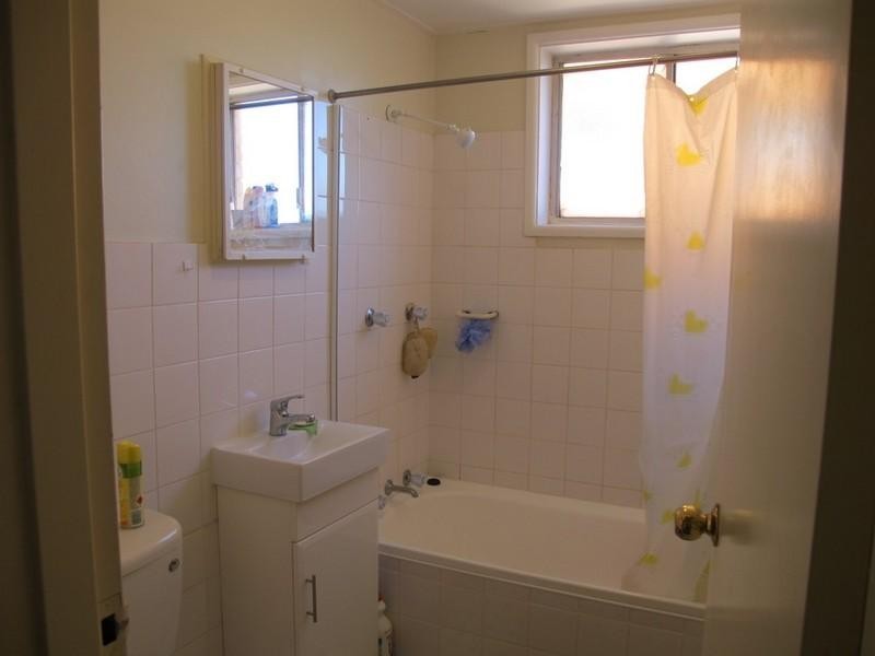 11/5 St Albans Road, Kingsgrove NSW 2208