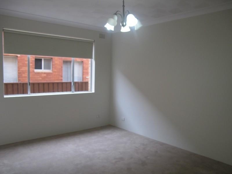 1/3 Seventh Avenue, Campsie NSW 2194