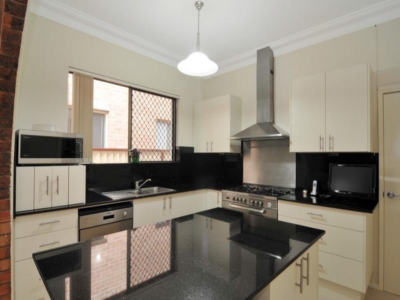 10 Clisdell Avenue, Canterbury NSW 2193