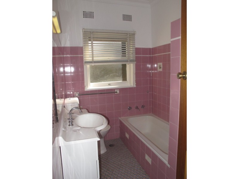 38 Moorefields Road, Kingsgrove NSW 2208